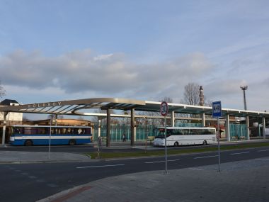 Vordächer Busbahnhof Holesov, CZ